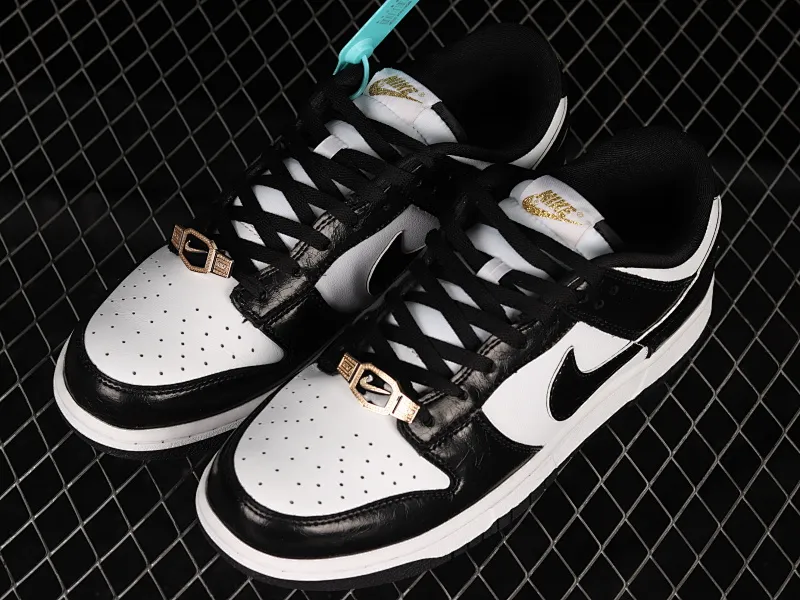 All categories Nk SB Dunk series Nk SB Dunk Low low-top sneakers F version special price Nk Dunk SB Low black and white patent leather panda SB smashed backboard fashion casual sneakers DR9511-100